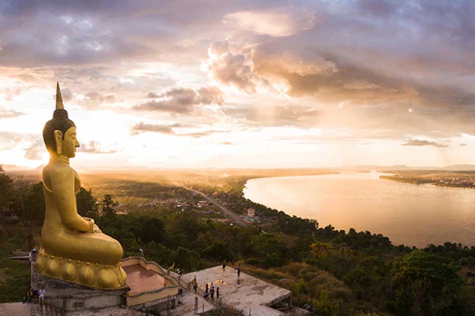 Photograph the festive spirit of Pakse’s culture